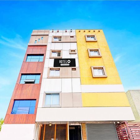 Super Hotel O Srigandhakavalu Formerly Chamundeshwari Lodging Jālahalli Екстериор снимка